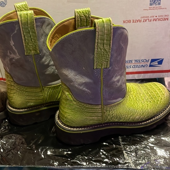 Ariat Boots In Green and Grey EUC - Picture 8 of 8